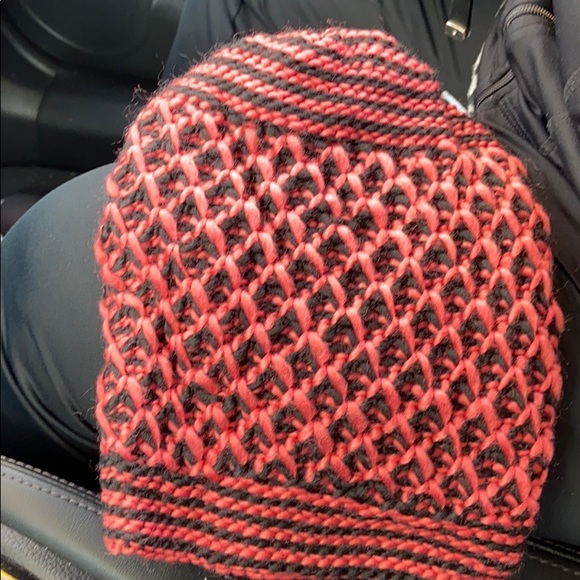 Knit hat - Picture 3 of 3